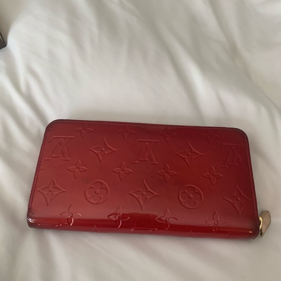 Authentic Vernis LV Wallet - Picture 2 of 5